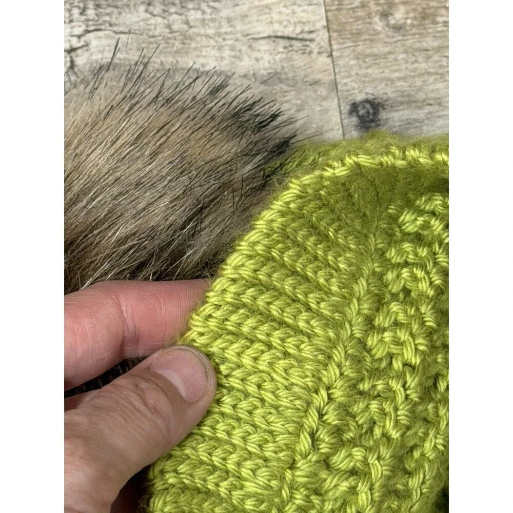 New Hand Crocheted Waffle Green Acrylic Faux Fur Pom Pom Beanie Hat Women